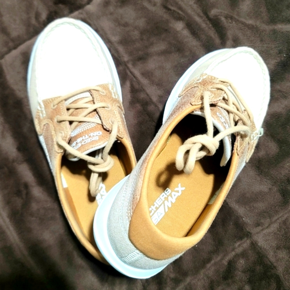 Skechers On The Go GOGA Max Womens Boat Shoes Size 7